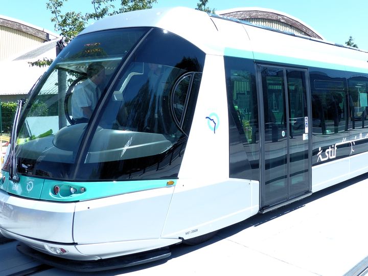 Avant d'une rame Translohr STE6 du tramway T6